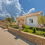 Doma, Near Dubrovnik * Čilipi