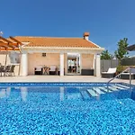 Doma, Near Dubrovnik * Čilipi