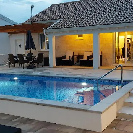 Doma, Near Dubrovnik Čilipi