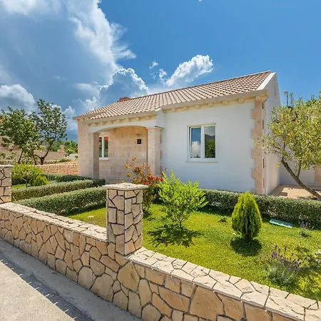 Doma, Near Dubrovnik Čilipi